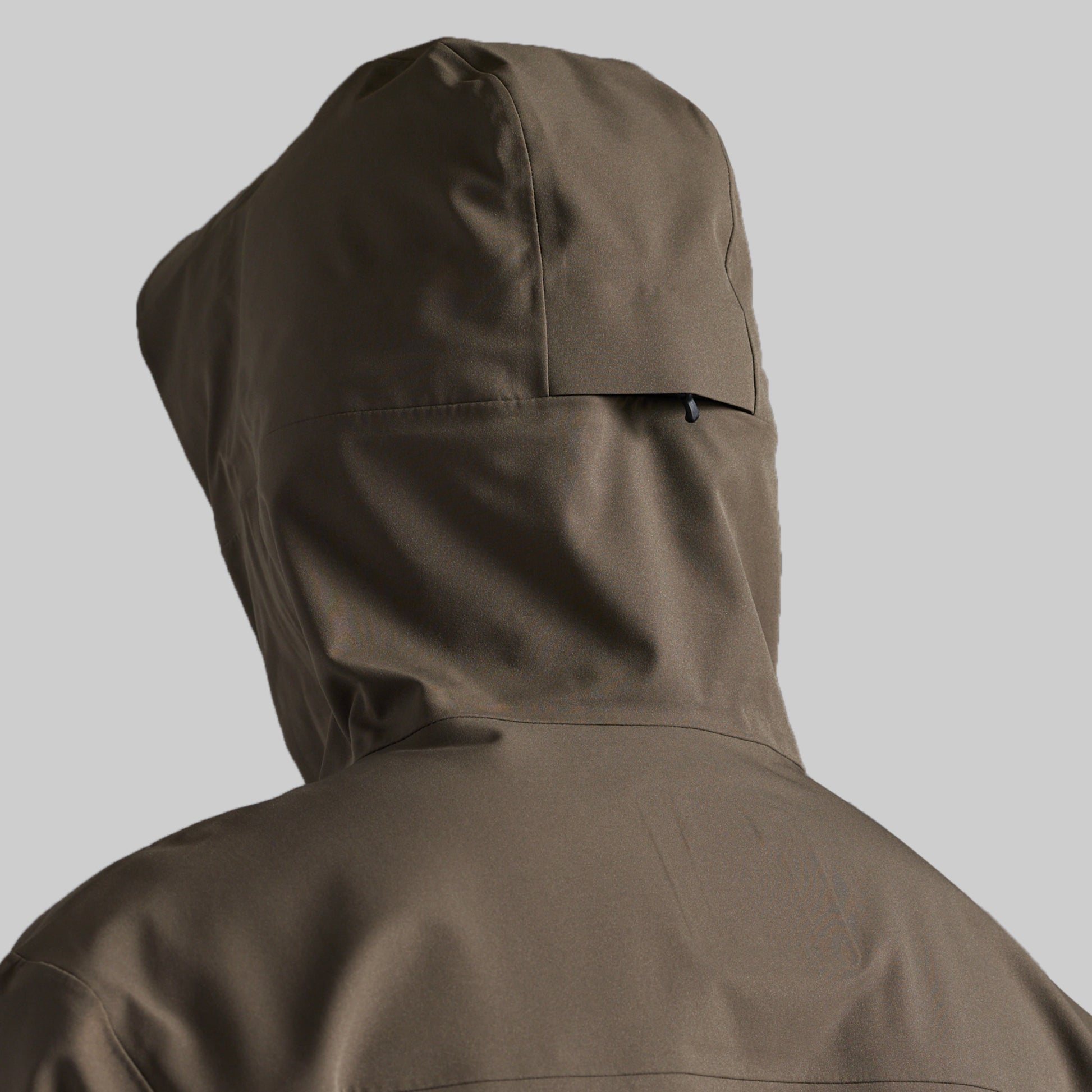 Back hood detail on the Ranger Green Mission FLEX Rain Jacket 2.0